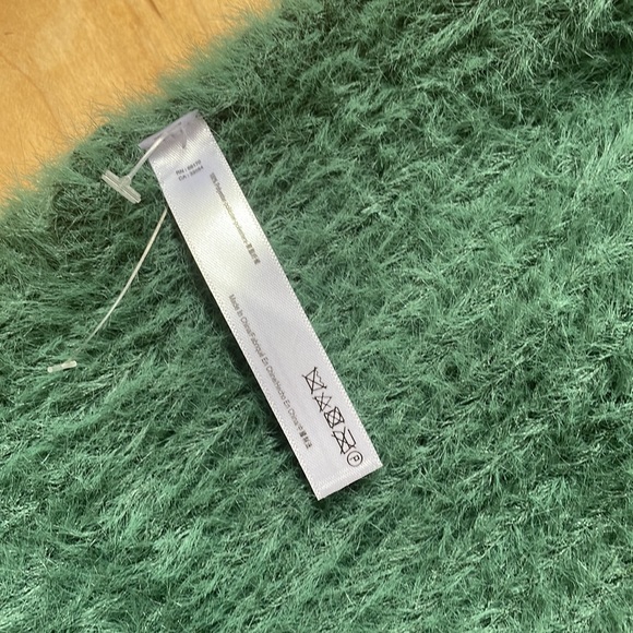 Urban Outfitters Wren Fuzzy Beanie Winter Hat - Picture 6 of 6